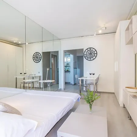 Cibeles...estudio En El Paseo Maritimo....wifi * ماربيا