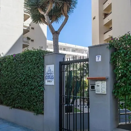 Cibeles...estudio En El Paseo Maritimo....wifi Daire Marbella